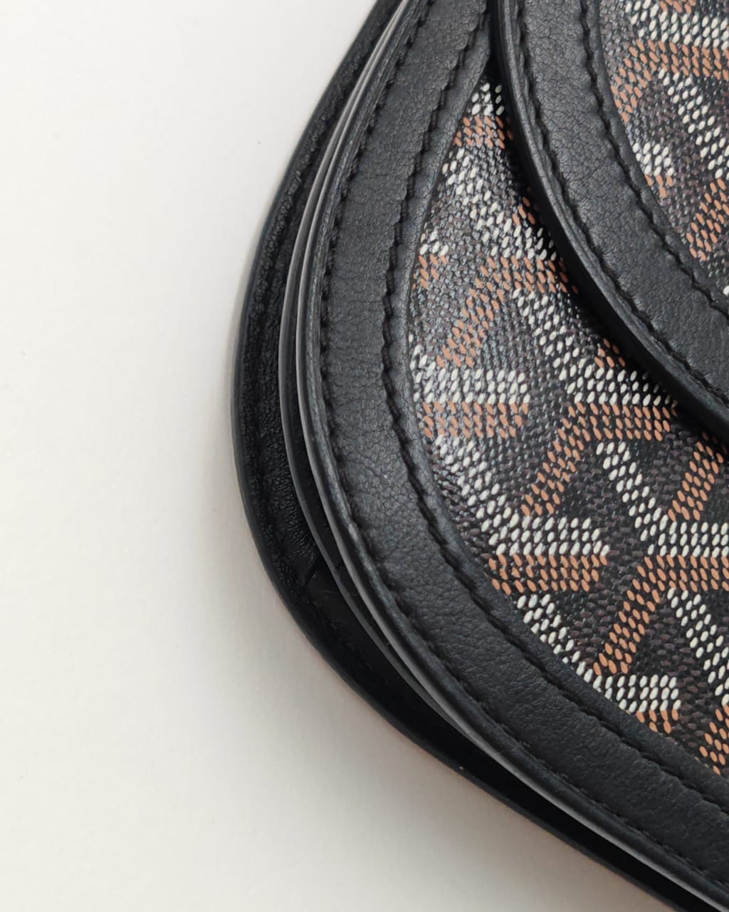 Goyard Saigon PM – Vintage Structured Handbag