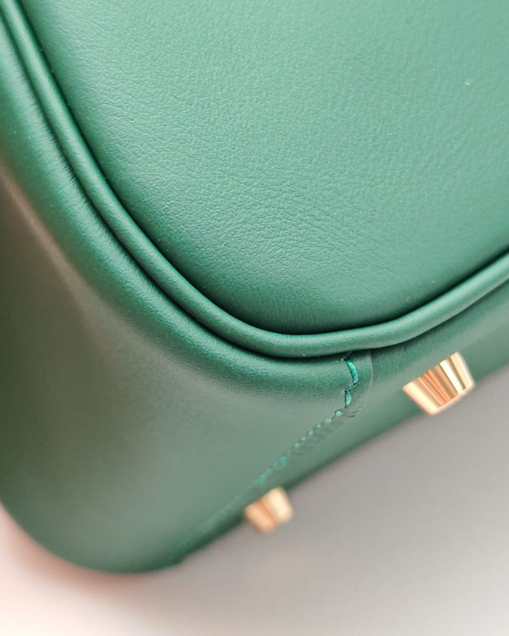 Hermès Mini Lindy – Vert Moyne Swift Leather with Gold Hardware