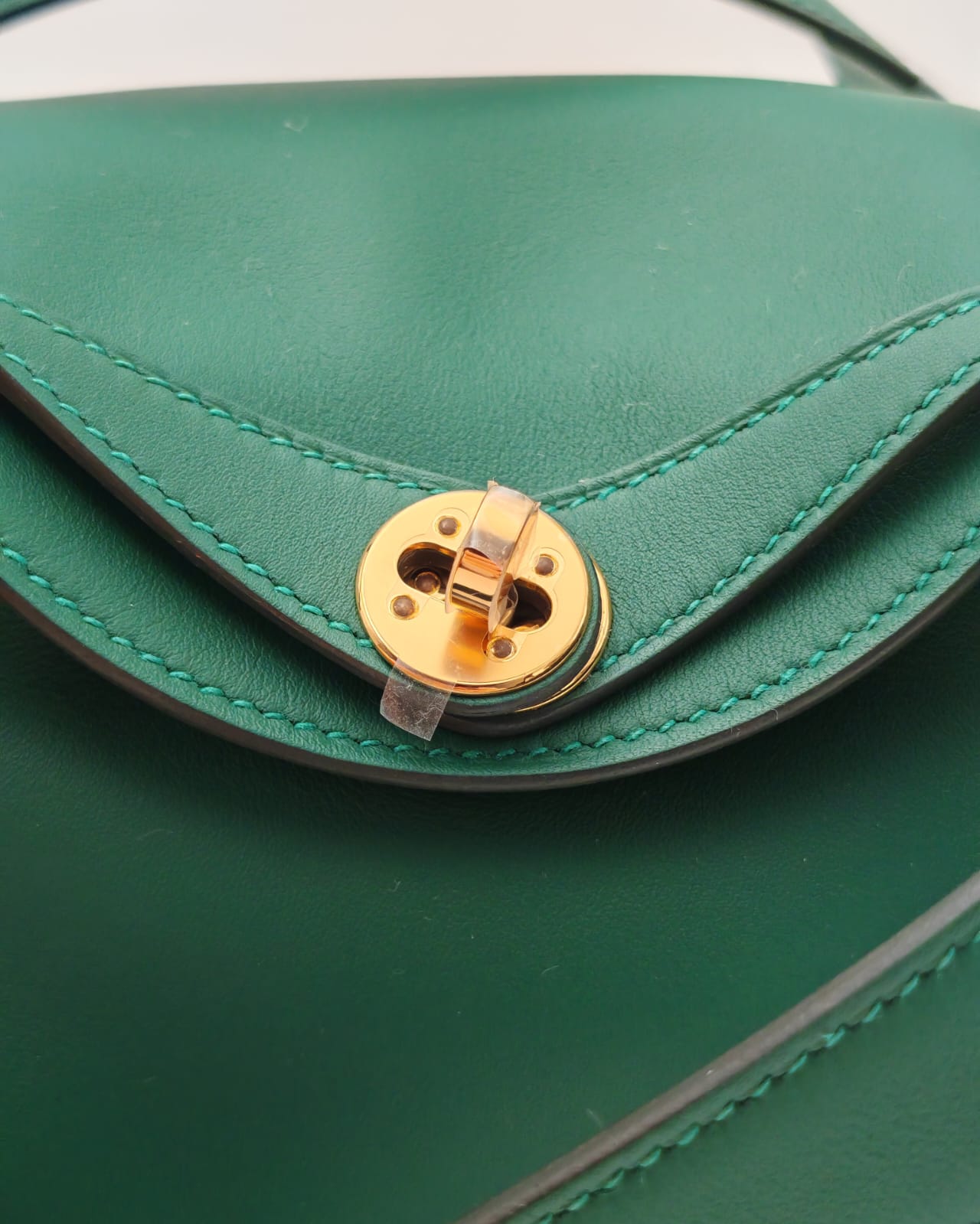 Hermès Mini Lindy – Vert Moyne Swift Leather with Gold Hardware