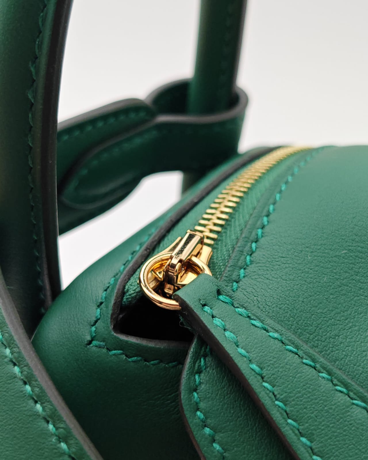 Hermès Mini Lindy – Vert Moyne Swift Leather with Gold Hardware