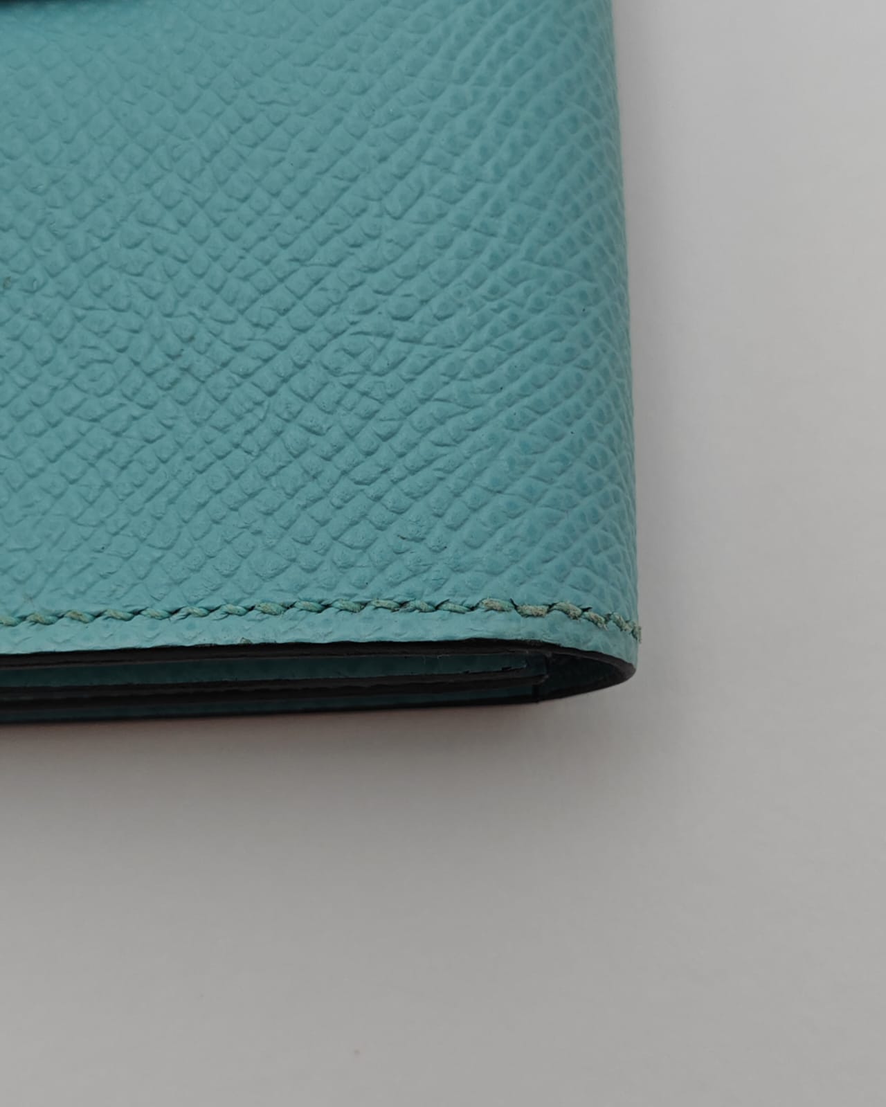 Hermès Béarn Compact Wallet – Blue Togo Leather with Gold H Clasp