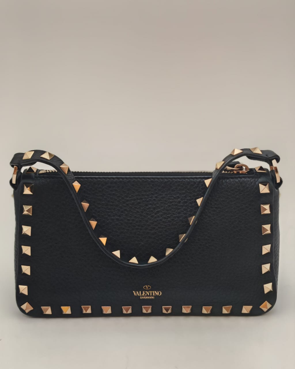 Valentino Garavani Rockstud Leather Shoulder Bag – Black