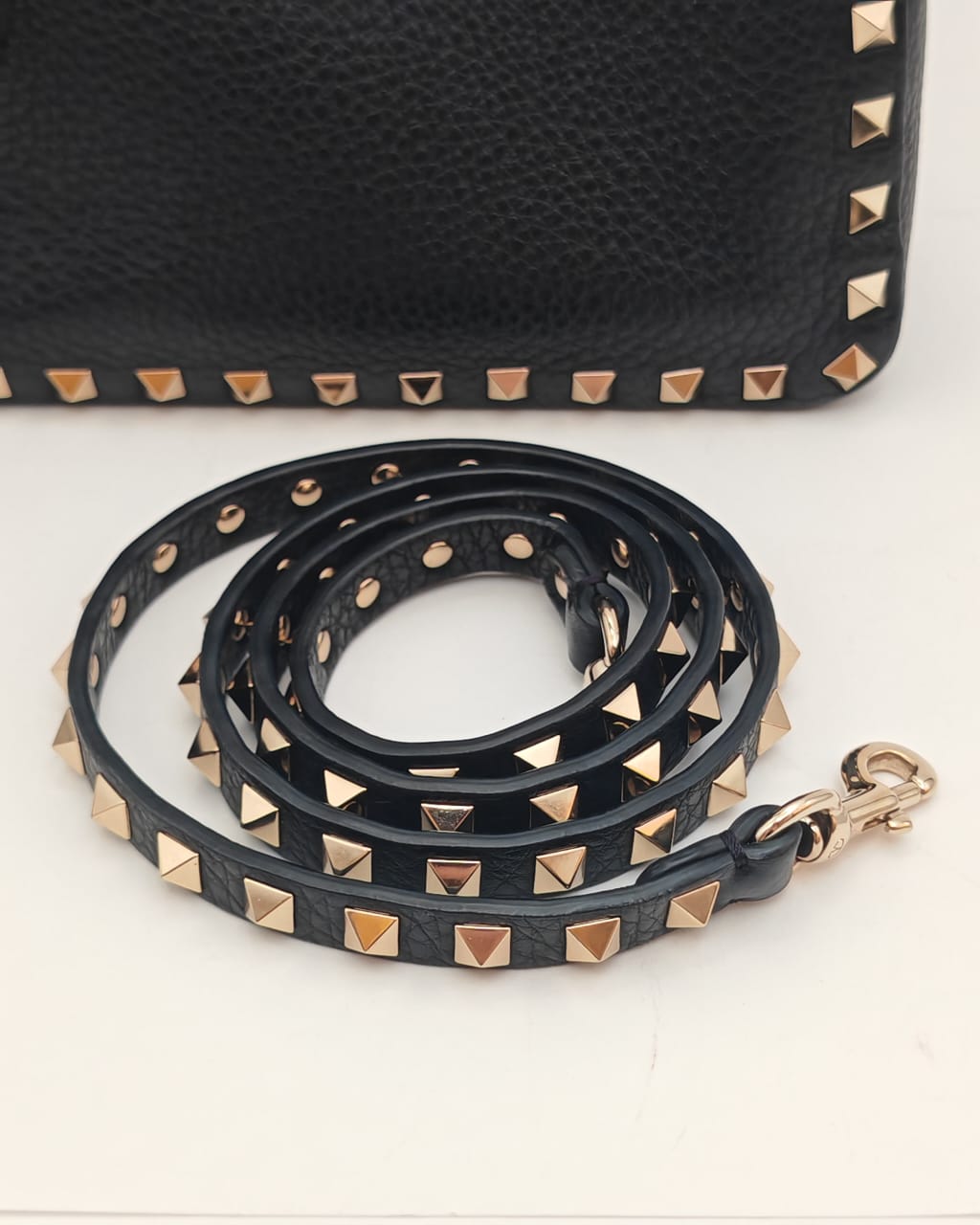 Valentino Garavani Rockstud Leather Shoulder Bag – Black