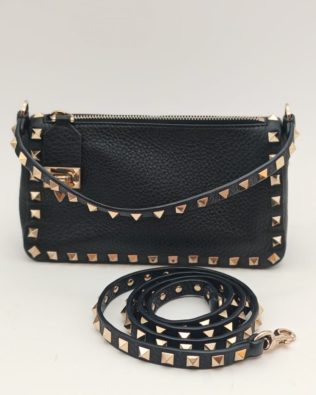 Valentino Garavani Rockstud Leather Shoulder Bag – Black