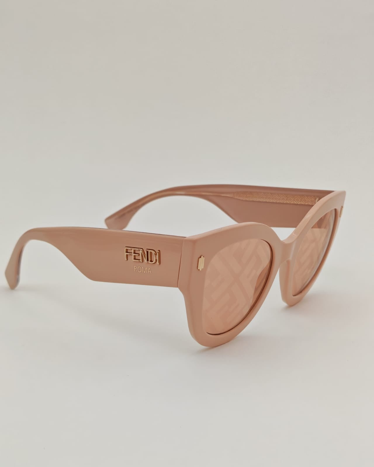 Fendi Roma Oversized Sunglasses – Blush Pink