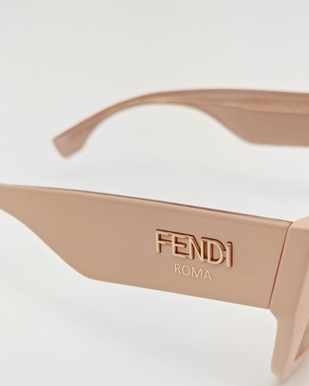 Fendi Roma Oversized Sunglasses – Blush Pink