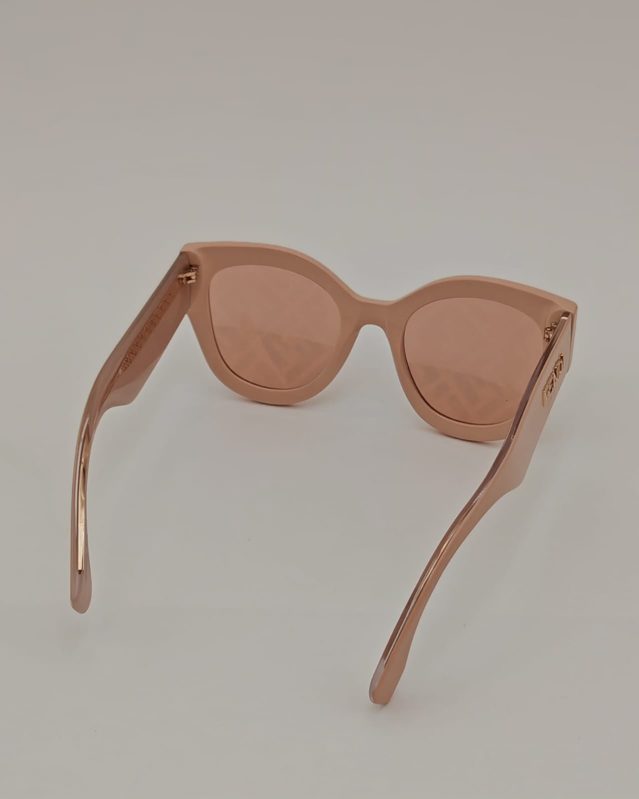 Fendi Roma Oversized Sunglasses – Blush Pink
