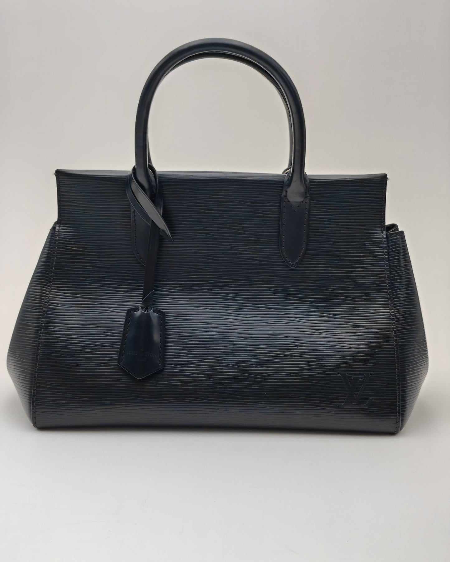 Louis Vuitton Montaigne MM in Black Epi Leather